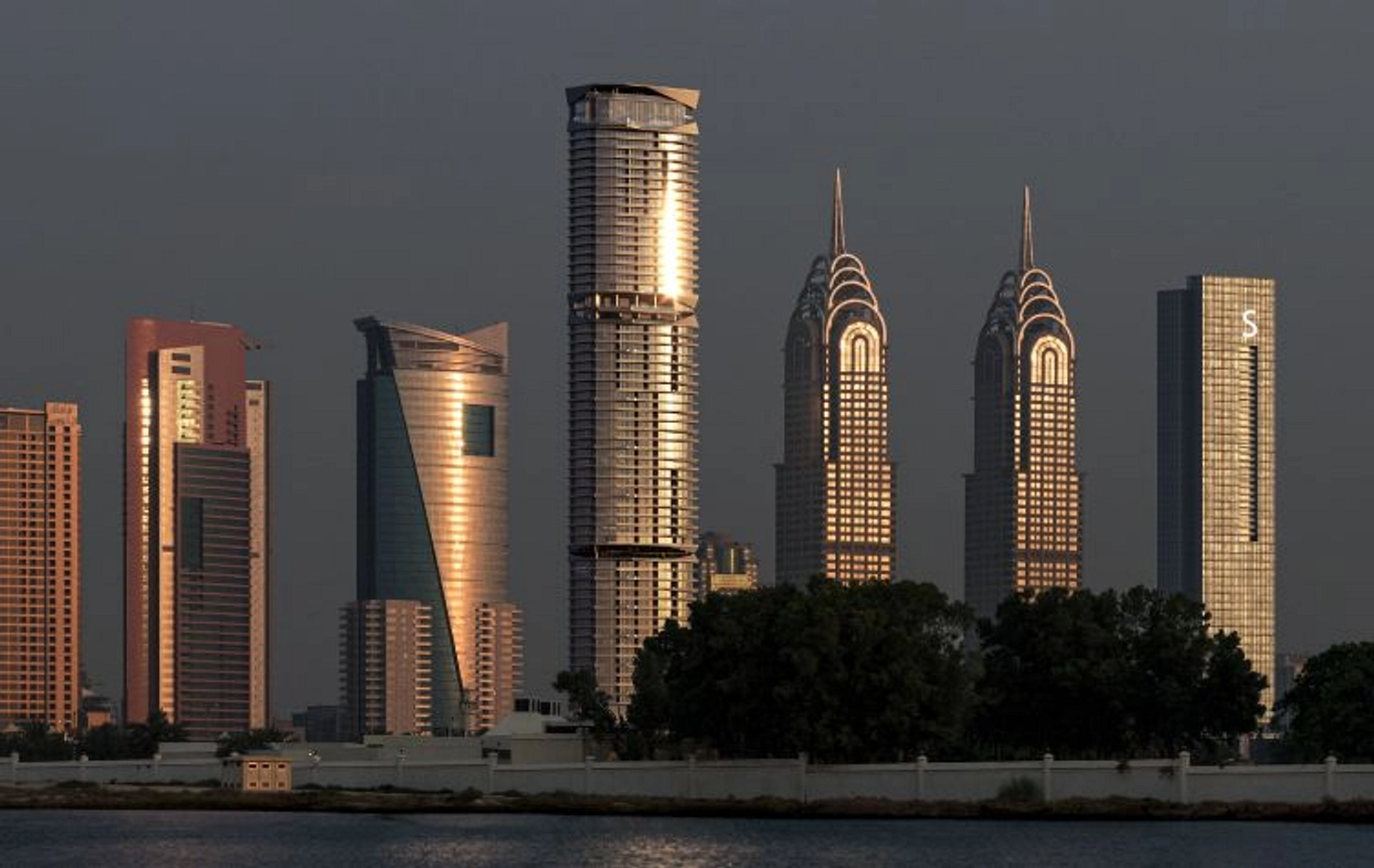 Iconic Tower image 1 - Provident Estate