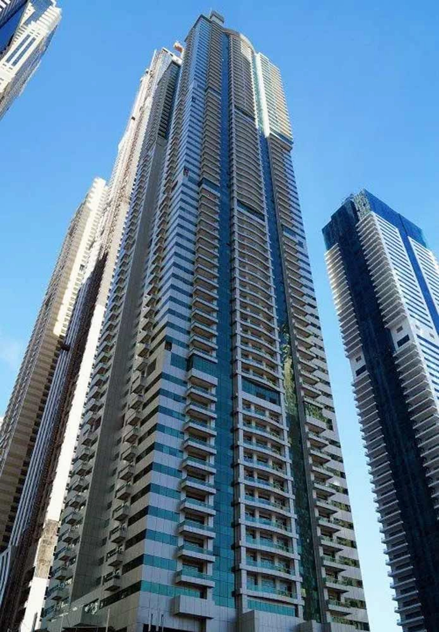 Marina Pinnacle image 5 - Provident Estate