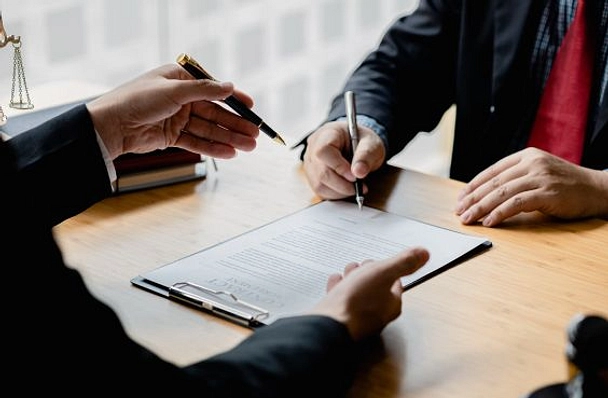 In lease agreements, Provident places a premium on openness. Throughout the lease process, our simple terms offer clarity and peace of mind.
 - Provident Estate