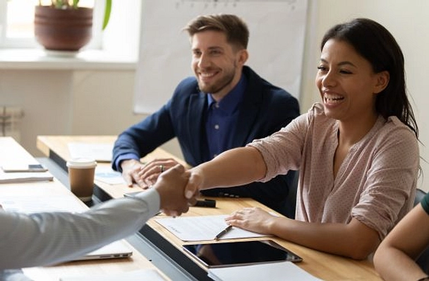 Profit from the experience of our area specialists, who are well-versed in the Dubai real estate market. Their thoughts direct you to homes that are a good fit for your needs.
 - Provident Estate