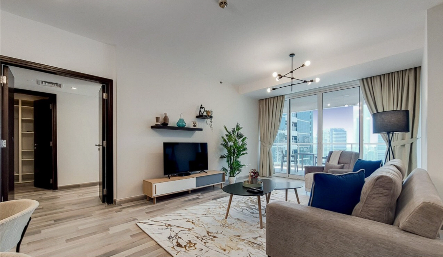 Laguna Tower image 1 - Provident Estate